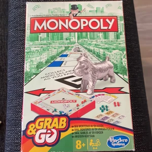 Monopol grab and go - Komplett monopol spel. Knappt använt. 40kr