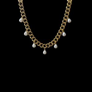 Kedje halsband med pärlor  - Rostfritt justerbart halsband med pärlor som är skitsmyggt!💞Finns även i silver🙌 159/styck🤗