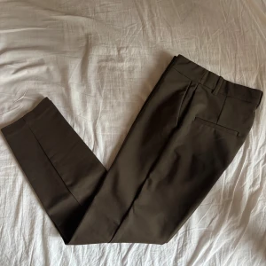 Bruna kostymbyxor - Mycjet fint skick