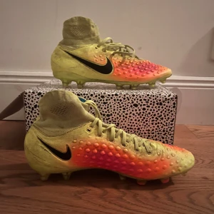 Nike magista fotbollsskor  - Otroligt sällsynta Nike magista i storlek 42. 
