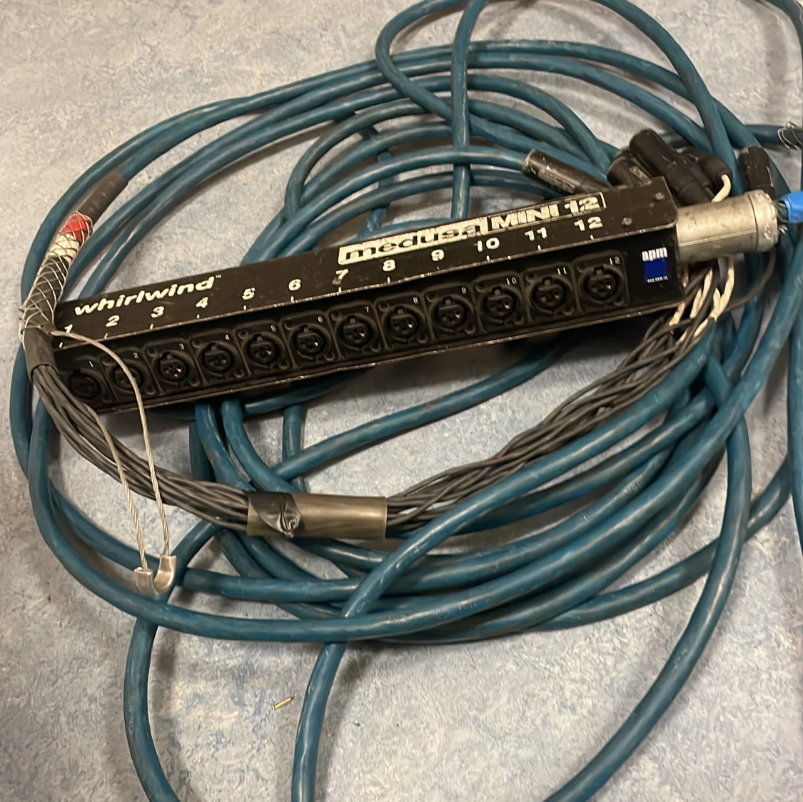 Whirlwind Medusa Mini 12 Low Profile Audio Drop Snakes 25 ft - Black (MS12MNR025) - 90