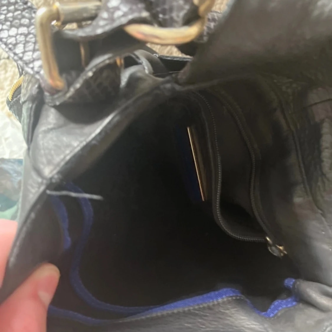 Svart axelväska i skinn - 93