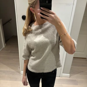 Stickad tröja  - Superfin, i mycket bra skick💗