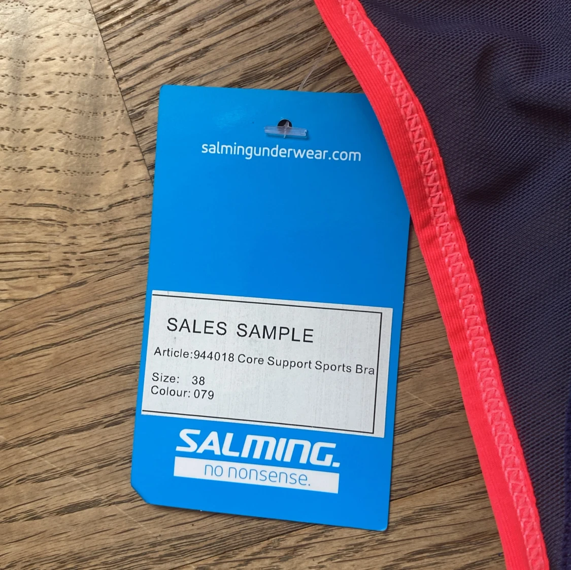 Blå och röd sport-bh från Salming - 1