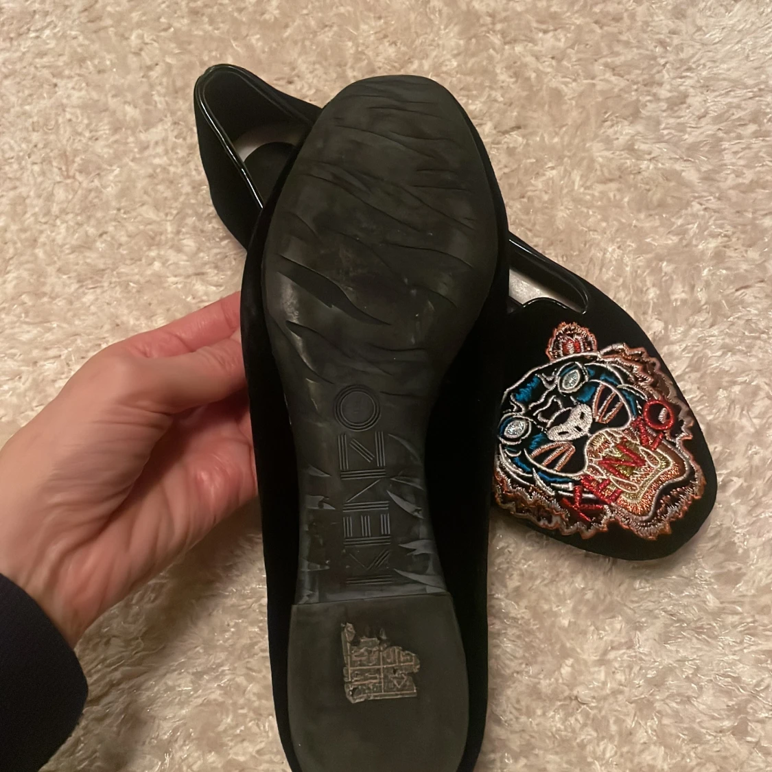 Svarta loafers från Kenzo med broderad tiger - 2