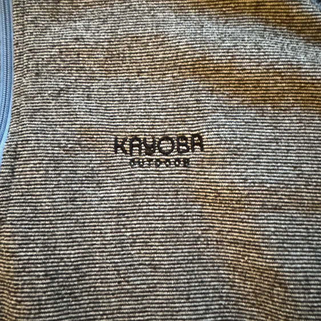 Grå och svart tröja från Kayoba - 1