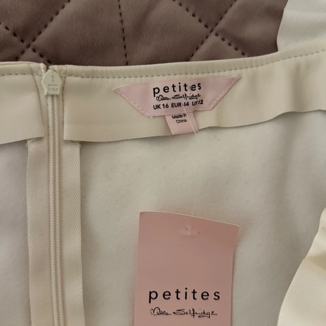 Beige klänning från Petites - 3