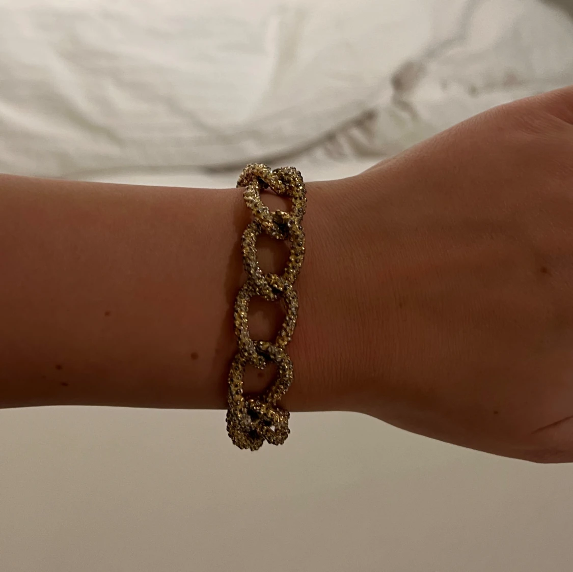 Guldarmband med kedjedesign