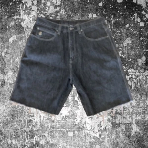 KOM MED BUD❗❗❗❗ - Feta Roca wear jorts för alla jort älskare kom med bud på dessa fire as mfs hard to find ❗❗❗❗bilder kan man få mer av det är bara att skriva❗🙏🏻*obs storleken är vid w34/35/36