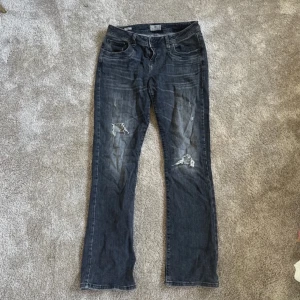 Ltb jeans  - Säljer mina ltb jeans. Storlek W31 L32. Modellen heter Valerie och står att de är både low Rise och bootcut.  Midjemått: 40cm innerbenslängd: 80cm