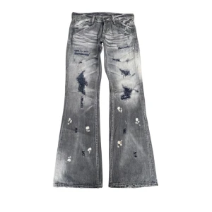 Japanese jeans - Snygga as flip jeans, skit coola detaljer!! Kom privat för mått eller andra frågor, priset är inte hugget i sten!!