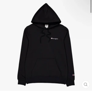 Svart Champion Hoodie - säljer denna svarta champion hoodie då den ej kommer till användning 👍köptes för 700kr säljer för något runt 350kr
