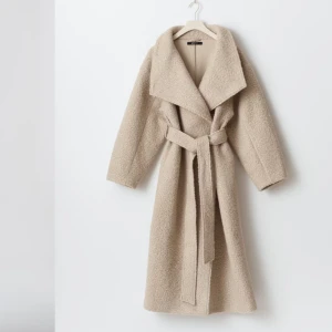 Beige teddyjacka med bälte SÖKER!! - (Söker)Skriv till mig om ni säljer eller vet nån stans man kan hitta denna jackan 💕💕(S-XL)