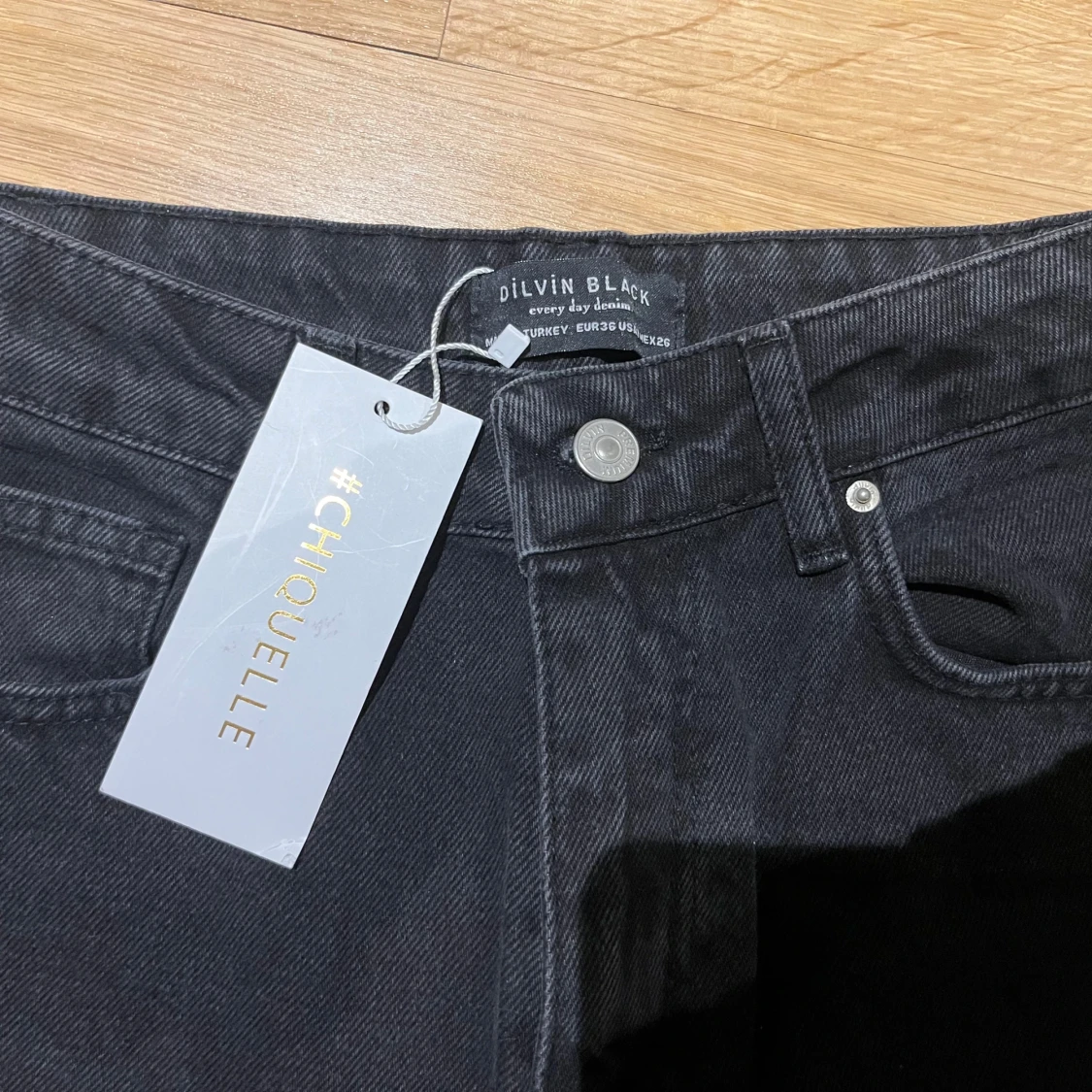 Svarta jeans från Dilvin