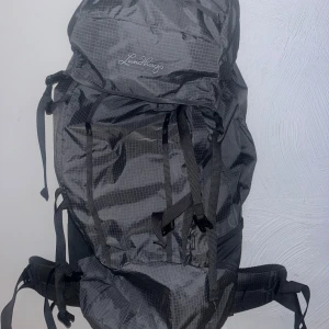 Lundhags 75L ryggsäck - Lundhags 75l ryggsäck i mycket bra skick, nypris 3200kr.