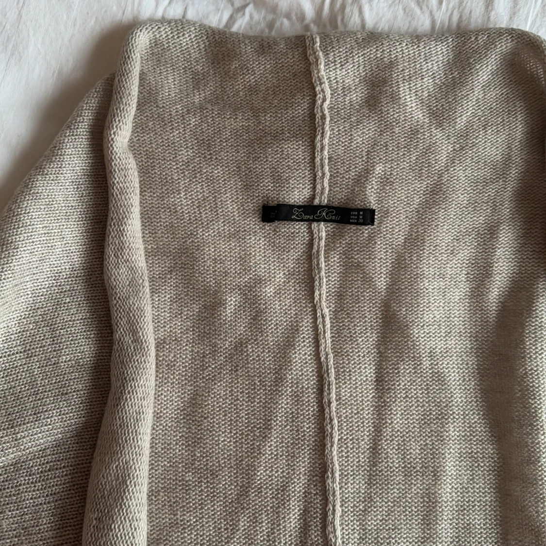 Beige stickad kofta  - 28