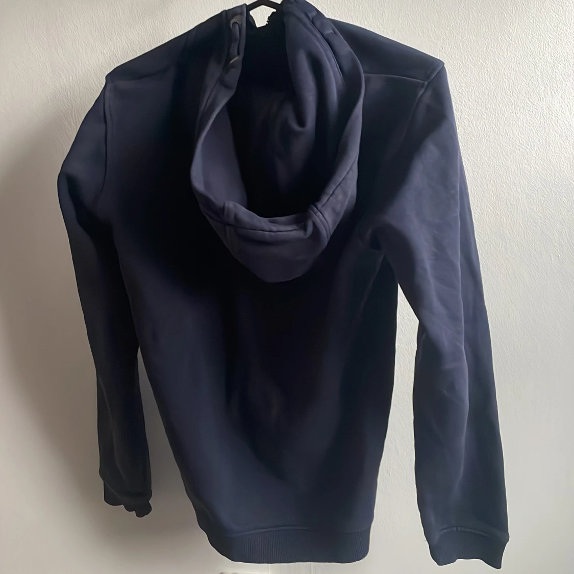 Mörkblå hoodie från Lee - 90