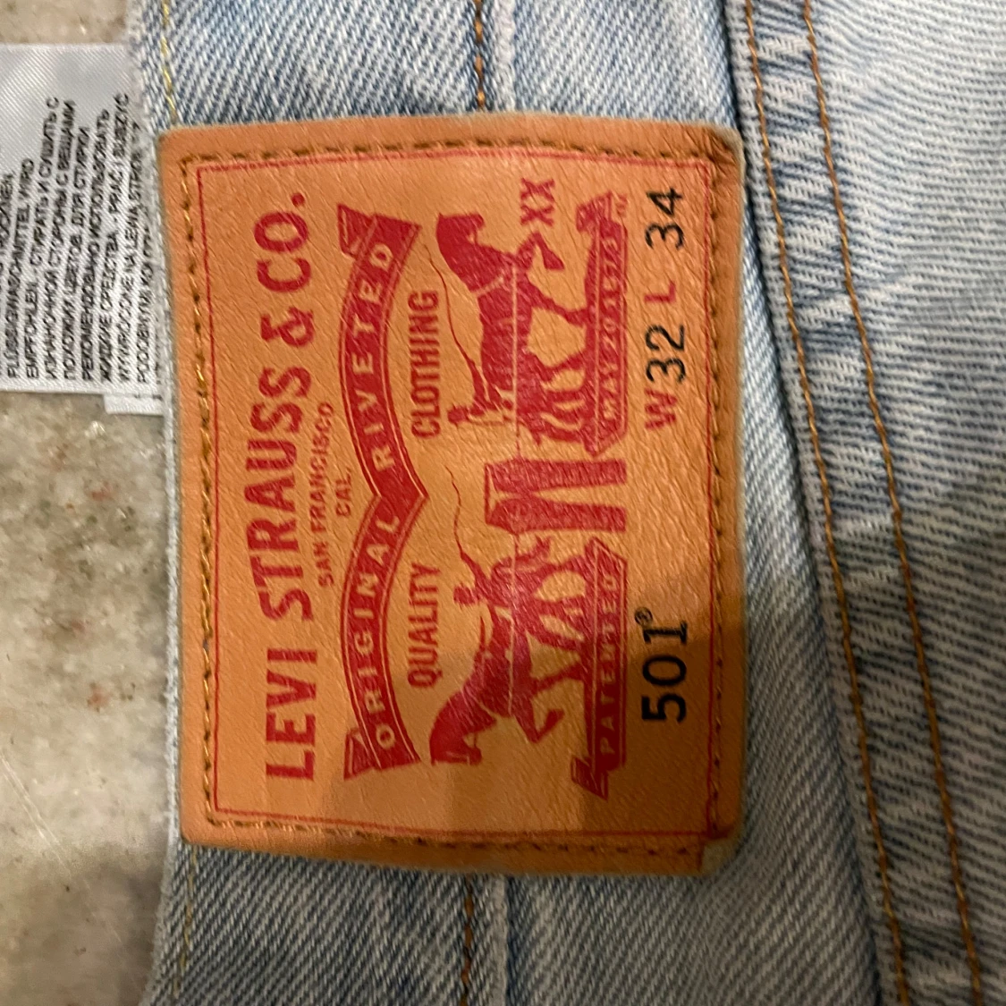 Ljusblå Levis 501 jeans 32/34 - 91