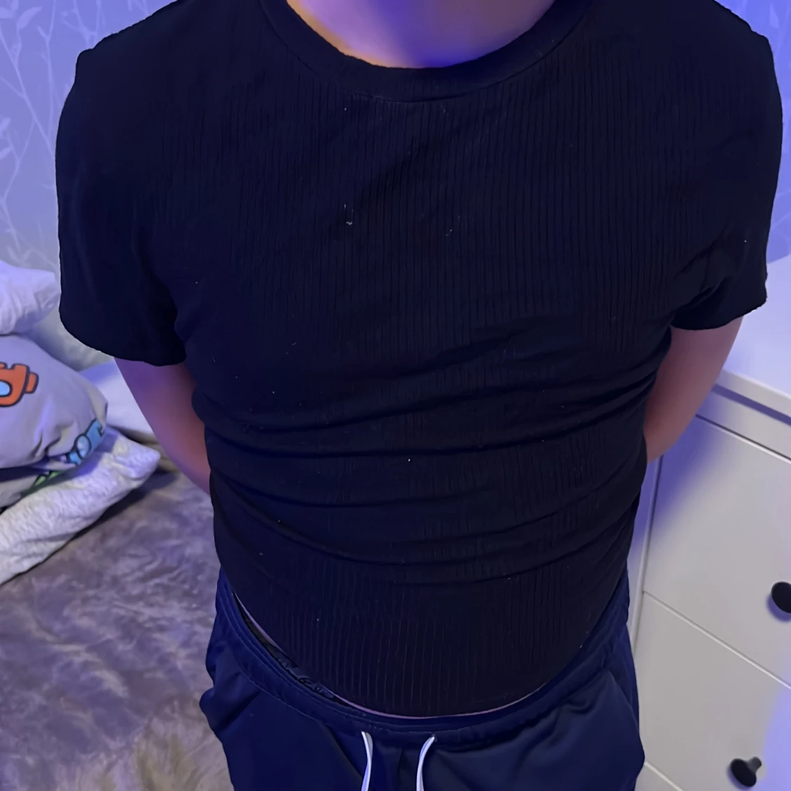 Svart kortärmad topp med öppen rygg