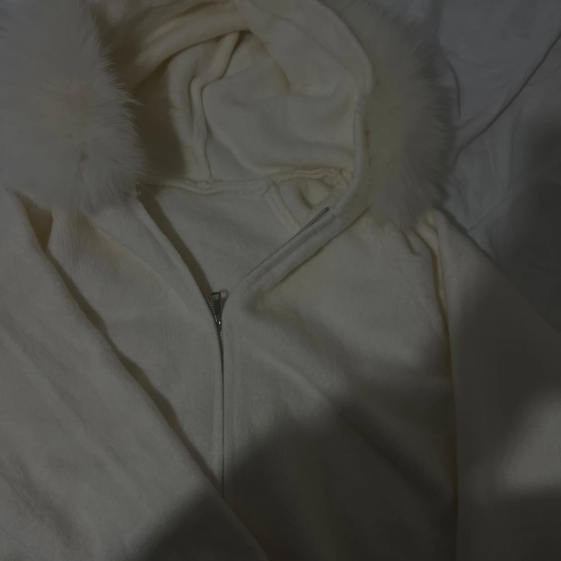 Vit stickad jacka med huva - 90