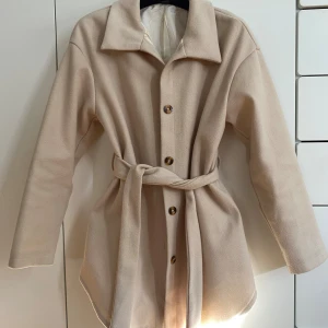 Höst kappa - Använd en höst, men väldigt bra skick på den! 