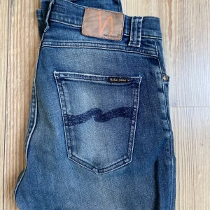 Nudie jeans - Säljer ett par sjukt feta Nudie jeans! Slim fit W29 L32 Bra skick 