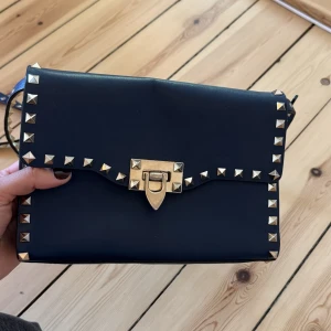 Valentino väska - Valentino Jättefint skick Nypris : ca 14’000kr Nu: 6000kr