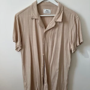 Linneskjorta från Ciszere i nyskick  - Linneskjorta från Ciszere i nyskick i stl M.