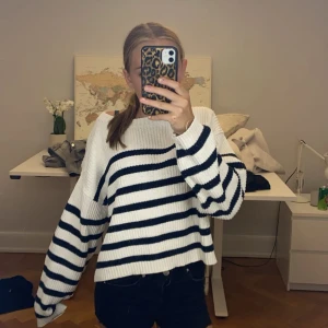 Fin stickad tröja från Lindex 💕🙏🏼  - Säljer för att den inte kommer till användning 💕 