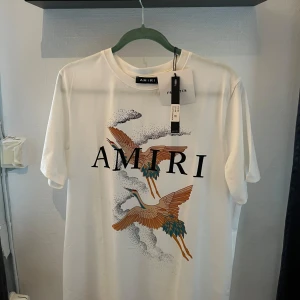 Amiri tshirt  - Säljer min amiri tshirt Storlek L, sjukt bra kvalite, pris 1,399kr 