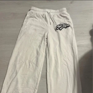 Vita mjukisbyxor  - Använt ca 2 ggr