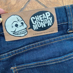 Cheap Monday jeans - Säljer mina Cheap Monday jeans, vet inte exakt vilken storlek men skulle säga S/M, väldigt bra skick🤍