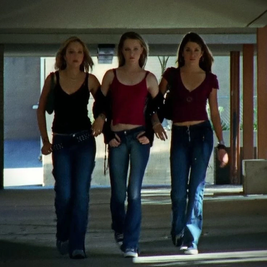 !! SÖKER AKUT !!  - 93