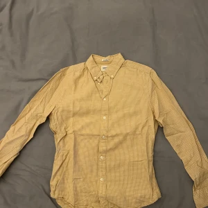 Skjorta - Skjorta från East West. Använd några gånger men i toppskick. Storlek S(slim fit)