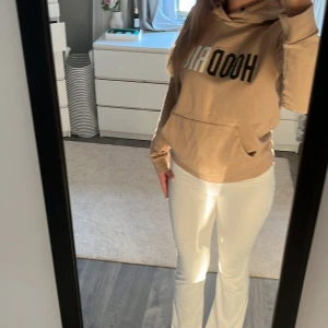 Hood rich hoodie beige - Ser helt ny skick ut, kastade snören dock 