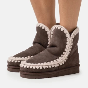 Mou skor  - Säljer mina as snygga vinterskor i bra skick köpta för 2300 kr 🌟Hör av er vid intresse! 