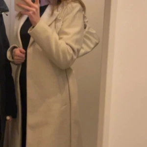 Kappa från ONLY - Storlek S Nyskick!  Nypris 1300kr