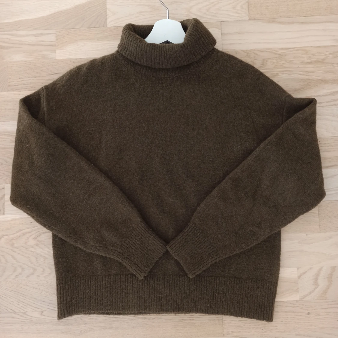 Brun polotröja från H&M