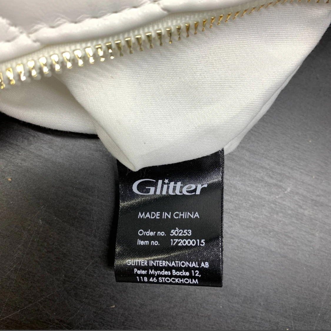 Vit quiltad axelväska från Glitter - 91