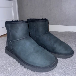 UGG storlek 38 - UGG Nyskick Storlek 38 Inga defekter Vid frågor hör av er!