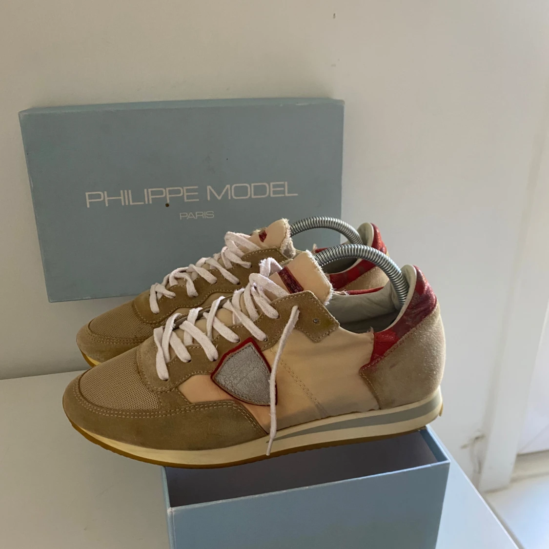 Philippe model  - 90