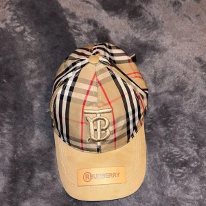 Burberry keps - Använt 1 gång, jätte bra kvalite