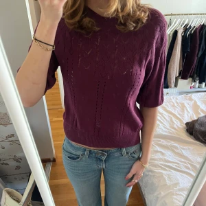 Tröja med trekvartsärm - Jättesöt lila/rosa/vinröd tröja med trekvartsärm🩷💕pris kan diskuteras 