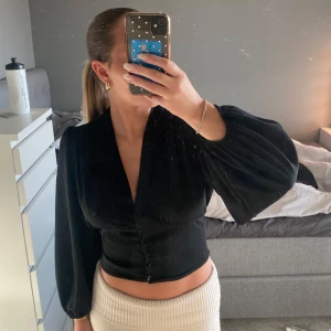 Blus  - Jättefin blus aldrig använd 