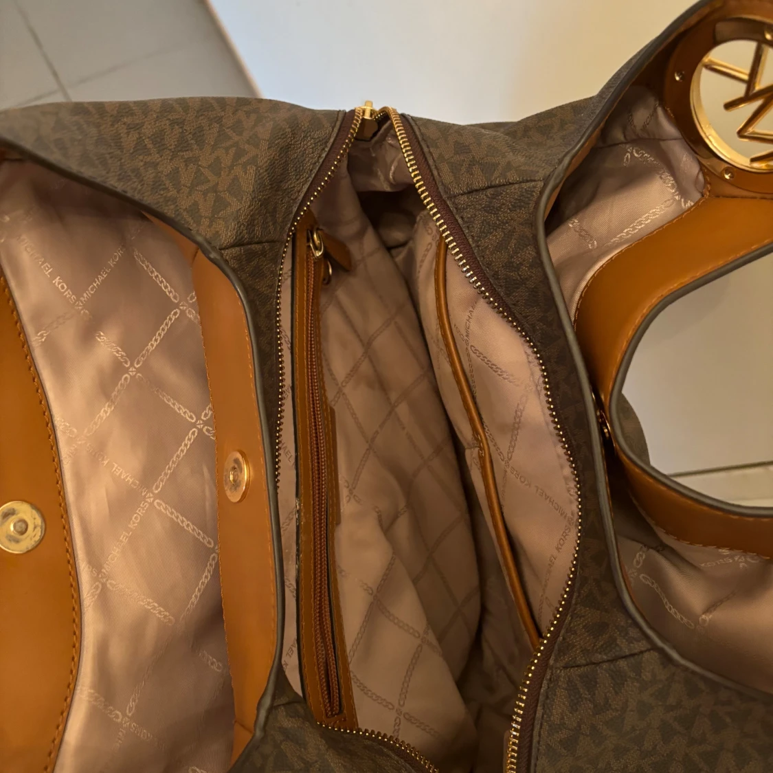 Michael kors väska  - 91