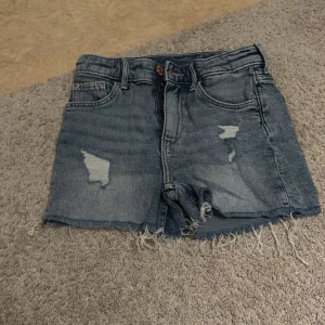 Säljer nu dessa jeans shorts  - Jeans shorts inte använt på länge 