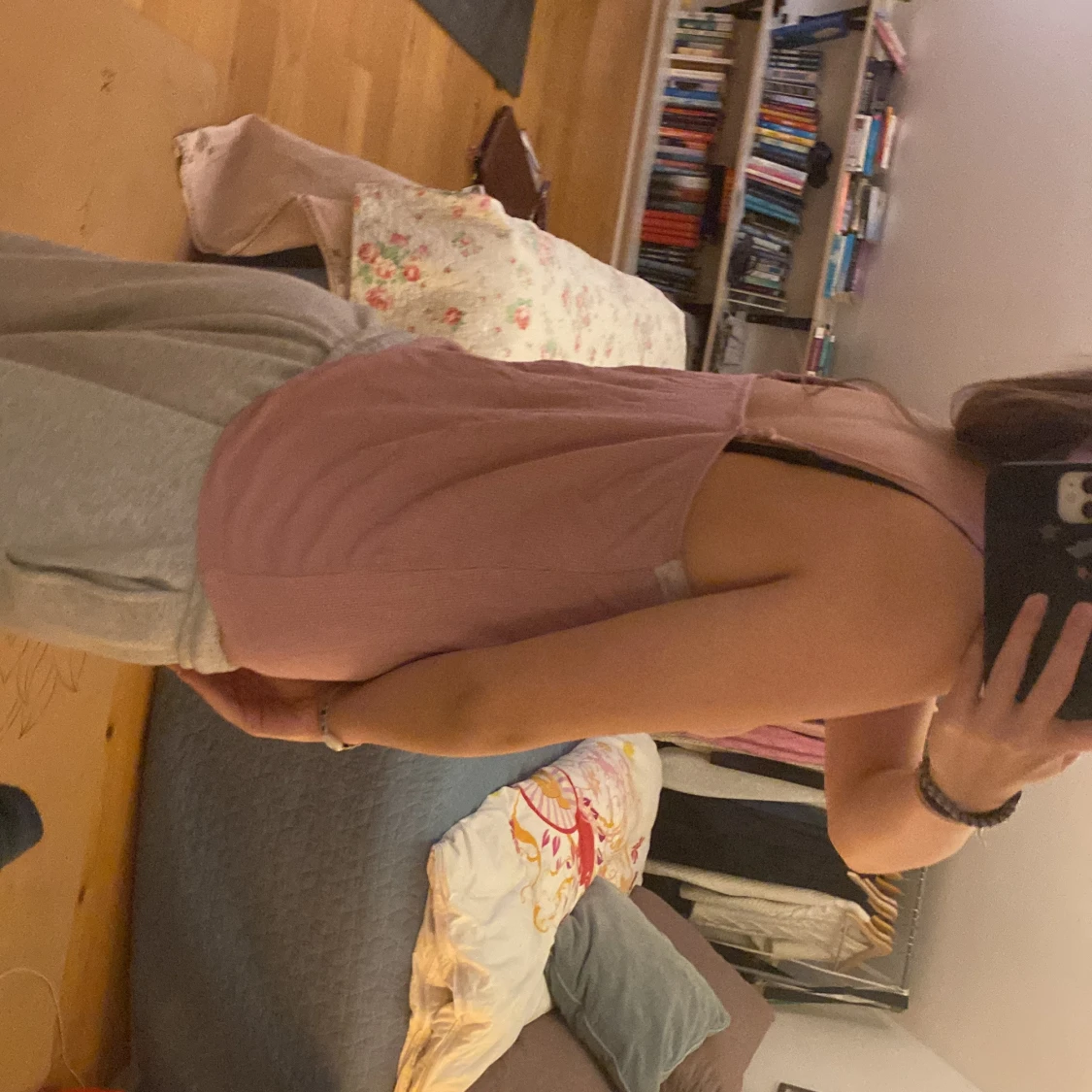 Rosa ribbat linne med spetsdetaljer - 91