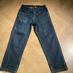Wu wear denim jeans - Säljer ett par ovanliga wu-tang jeans från 00-talet. Vid frågor kom pm✌️