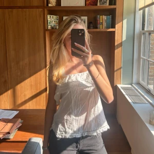 Zadig & Voltaire linne  - Jätte fint vitt linne med spets detalj. Aldrig använd!