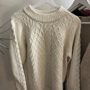 Stickad tröja - Kommer inte till användning 